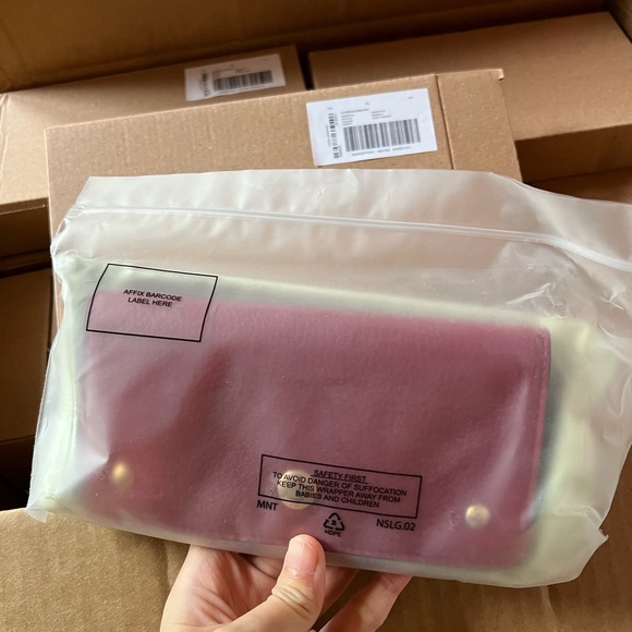 NWT Burberry long wallet - Picture 2 of 6